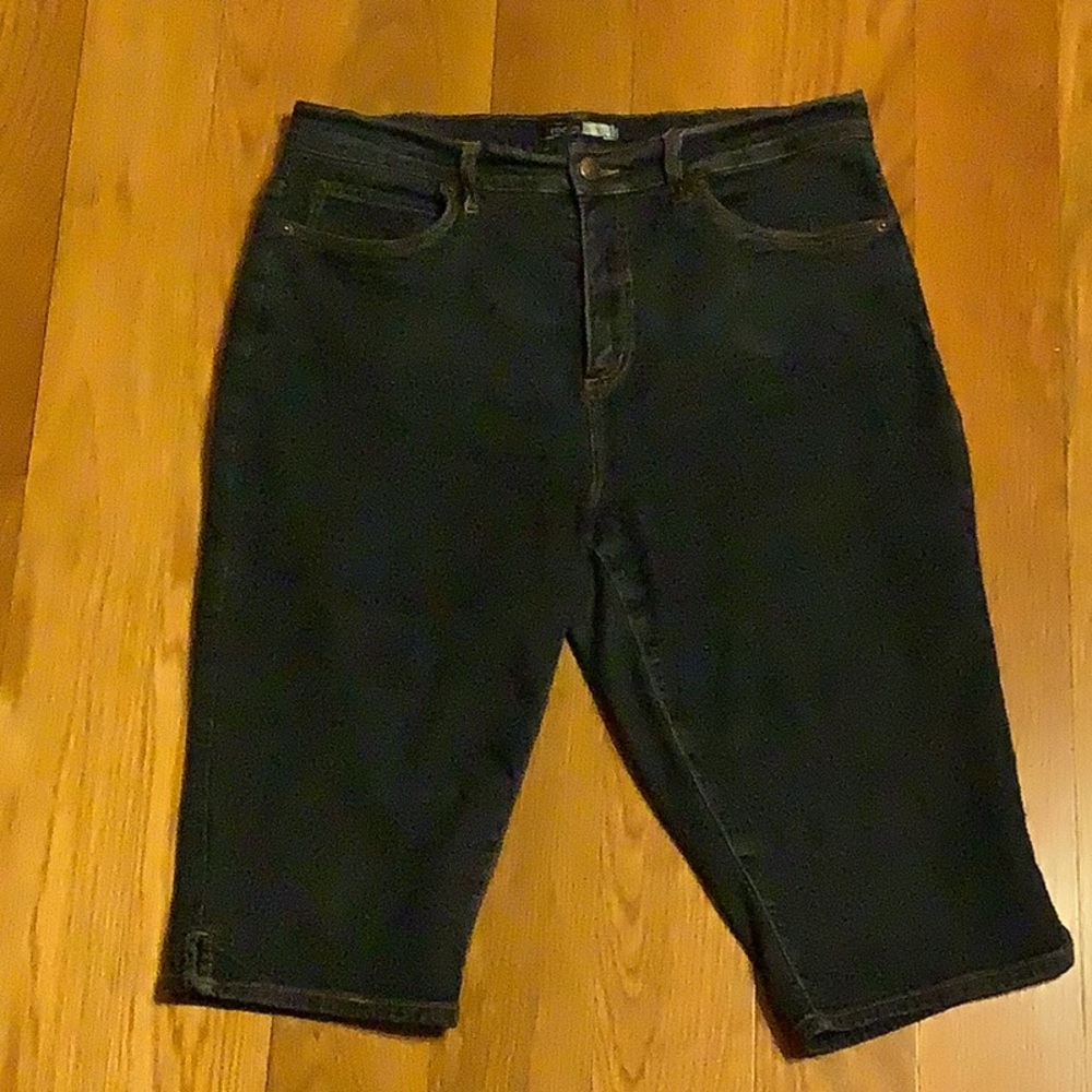 Focus Lifestyle blue Jean shorts in excellent condition, size 12.